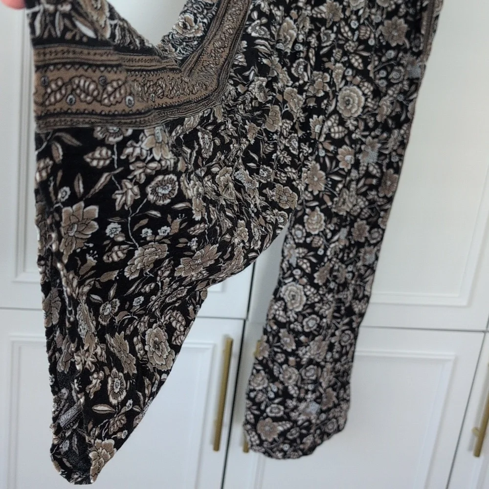 American Eagle Flowy Wide Leg Pants Size Small - Picture 9 of 9